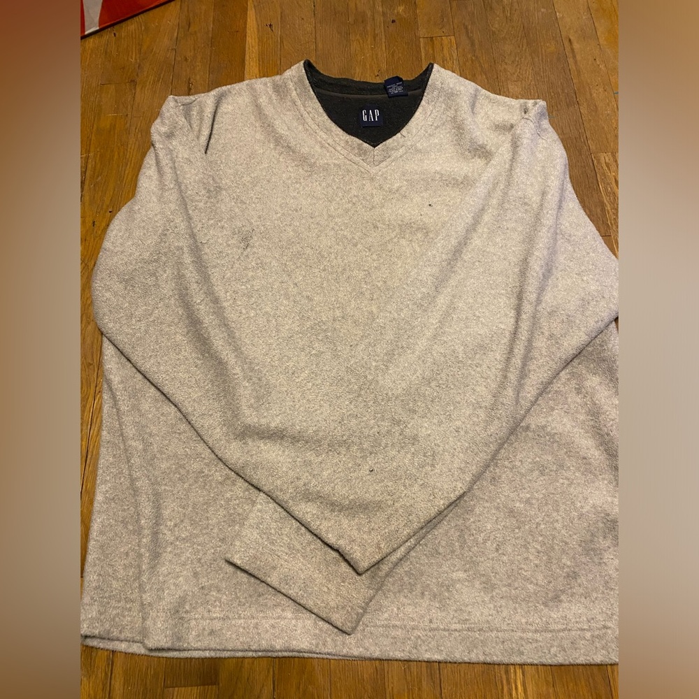 Men’s large gap sweater
